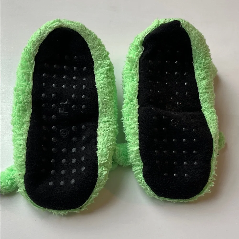STAR WARS Grogu (Baby Yoda) Soft, Fuzzy Character Slipper Socks